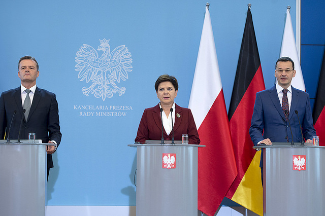Premierministerin Beata Szydło mit Mateusz Morawiecki und Markus Schäfer (Mercedes-Benz Cars).