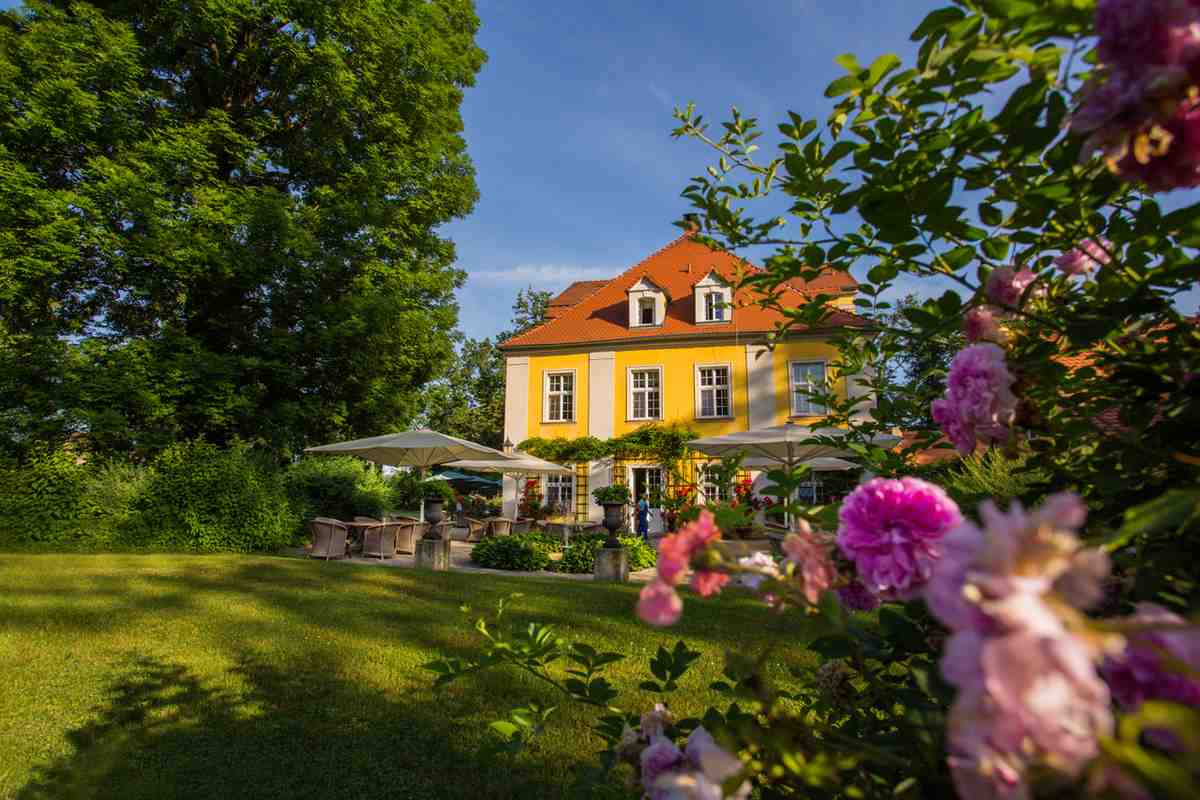 Schlosshotel und Park in Lomnitz. Foto: Schloss Lomnitz