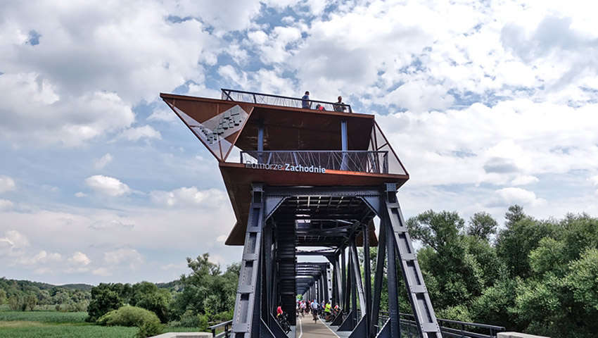 Oderbrücke bei Siekierki mit Aussichts-Plattform. Foto: ZROT