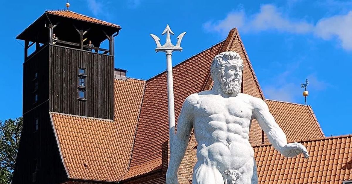 neptun, hela, neptun aus hela, statute, gott der meere