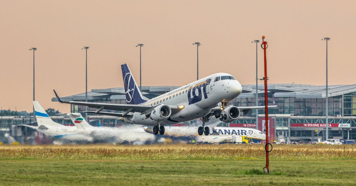 flughafen, flugzeug, flugzeug startet, flughafen breslau, lotnisko wrocław