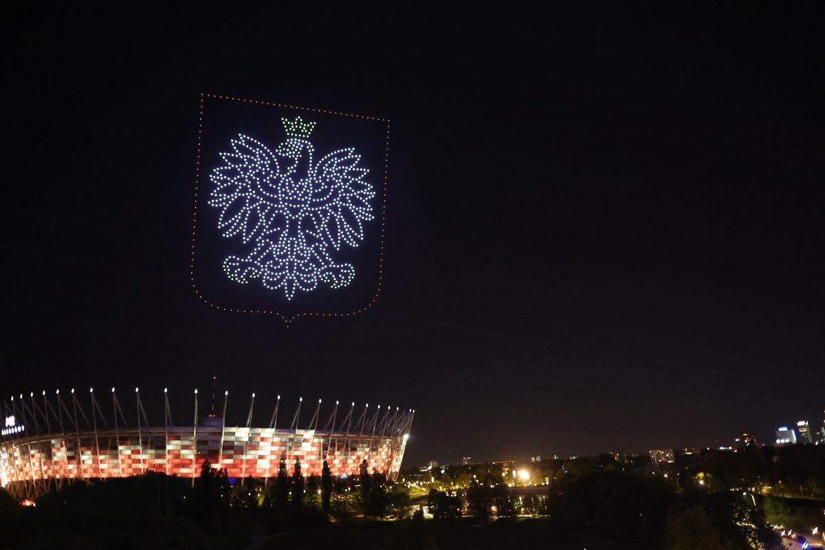 krönung. krone, 1000 jahre, warschau, warszawa, drohnenshow, jubiläum