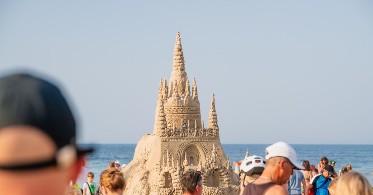 Kołobrzeg, Kolberg, die größte Sandburg Polens, Grzegorz Pawelczak, Strand, die größte Sandburg in Polen, Sandburg, Burg, Sandburg in Kolberg, Sandburg in Kołobrzeg, Strand in Kolberg, Strand in Kołobrzeg, polen,