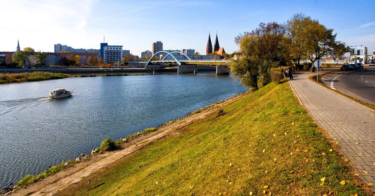Frankfurt (Oder), Słubice, Busverbindung, Polenmarkt, Grenzverkehr, Stadtverkehr Frankfurt, grenzüberschreitende Verbindung, Busverkehr, Polenmarkt Słubice, busverbindung zwischen Frankfurt (Oder) und Słubice, Bus zwischen Frankfurt Oder und Słubice, Polen,