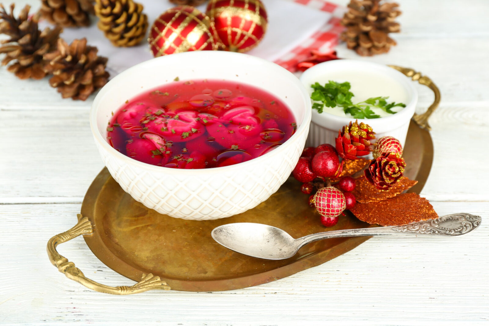 12 Gerichte Weihnachten Polen, polnische Weihnachtsgerichte, traditionelles Essen Polen Weihnachten, Heiligabend Essen Polen, polnisches Weihnachtsmenü, Wigilia Gerichte, Polen, Weihnachten, Weihnachten in Polen, Rote-Bete-Suppe, Barszcz,