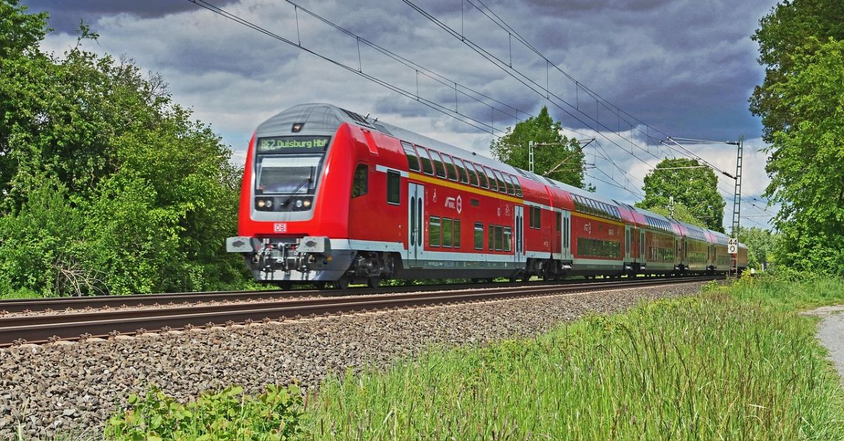 PKP Intercity, Deutsche Bahn Personenwagen, gebrauchte Personenwagen Polen, polnische Eisenbahn, Zugverkehr Polen, mehr Züge Polen, Polen, Deutsche Bahn, Wagen, Deutsche Wagen in Polen, Deutsche Bahn in Polen, Deutsche Bahn Wagen,