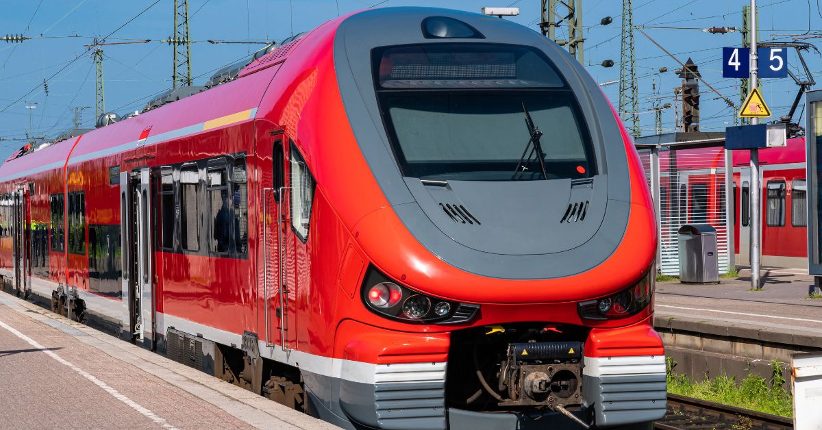 PKP Intercity, Polen Bahn, Pendolino, Self Check-in Zug, WLAN im Zug Polen, Bahntickets Polen, Sitzplatzreservierung Polen, Bahn App Polen, Modernisierung polnische Bahn, Polen, PKP Intercity Moderniesierung,