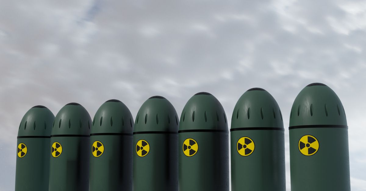 Polen Atomwaffen, Karol Nawrocki Atompolitik, polnische Nuklearstrategie, polnische Sicherheitspolitik, SAFE Programm EU, EU Verteidigungsfonds, Polen Verteidigungsausgaben, Atomwaffensperrvertrag Polen, französischer Nuklearschirm, Donald Tusk Frankreich Abkommen, Polen, Karol Nawrocki, Atomwaffen,