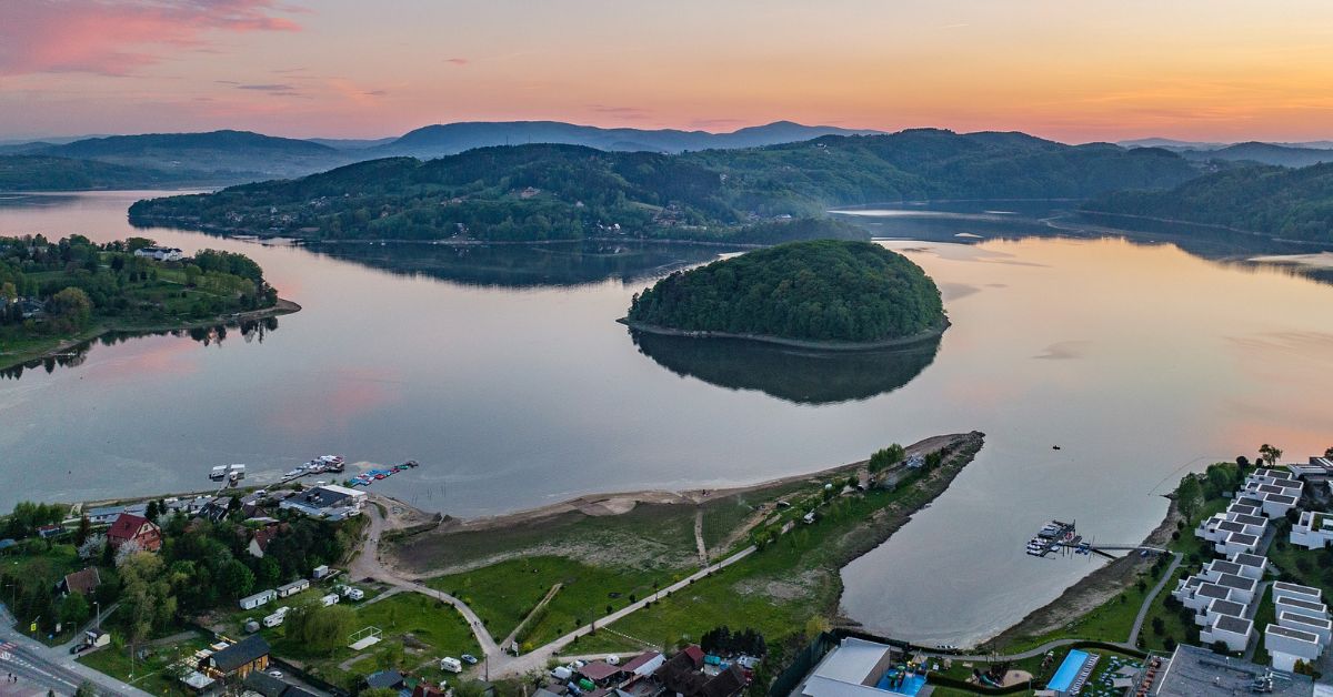 Rożnów II, Pumpspeicherkraftwerk Polen, Energiespeicher Polen, Wasserbatterie Polen, erneuerbare Energien Polen, Energiewende Polen, Stromspeicher Polen, Jezioro Rożnowskie, Łososina Dolna, TAURON, Wasserkraftwerk Polen, Energiesicherheit Polen, Pumpspeicher, Energieinvestition Polen,