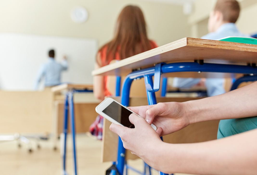 schule handy