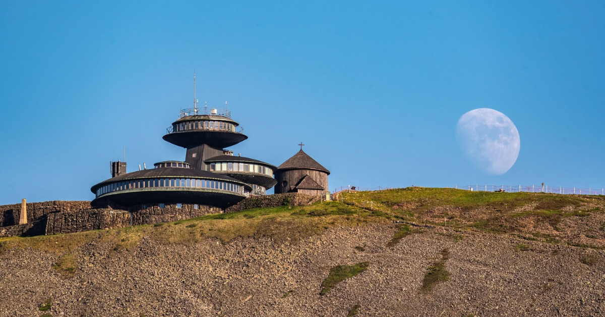 Schneekoppe, Śnieżka, Observatorium Schneekoppe, Meteorologisches Observatorium Śnieżka, Sanierung Schneekoppe, Umbau Observatorium Polen, Schneekoppe Restaurant, Schneekoppe Herberge, Riesengebirge Polen, Riesengebirge, Wetterobservatorium Polen,