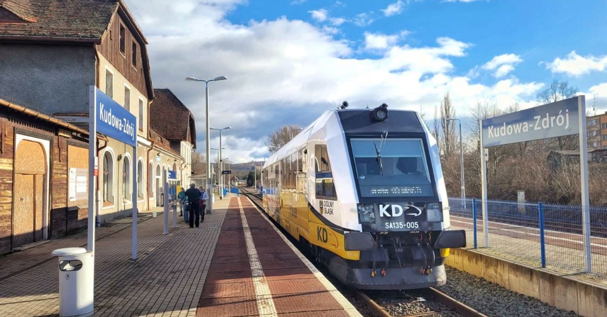 Bahnhof Kudowa-Zdrój, Bad Kudowa Bahnhof, Bahnhofsanierung Polen, PKP Bahnhof, Kudowa-Zdrój Modernisierung, Kurort Kudowa-Zdrój, historische Bahnhöfe in Polen, Niederschlesien Bahn, Eisenbahn Polen, Bahnhöfe in Niederschlesien, PKP Modernisierung,